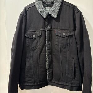 Levi's men's Black Demin Jacket with Gray Sherpa Lining